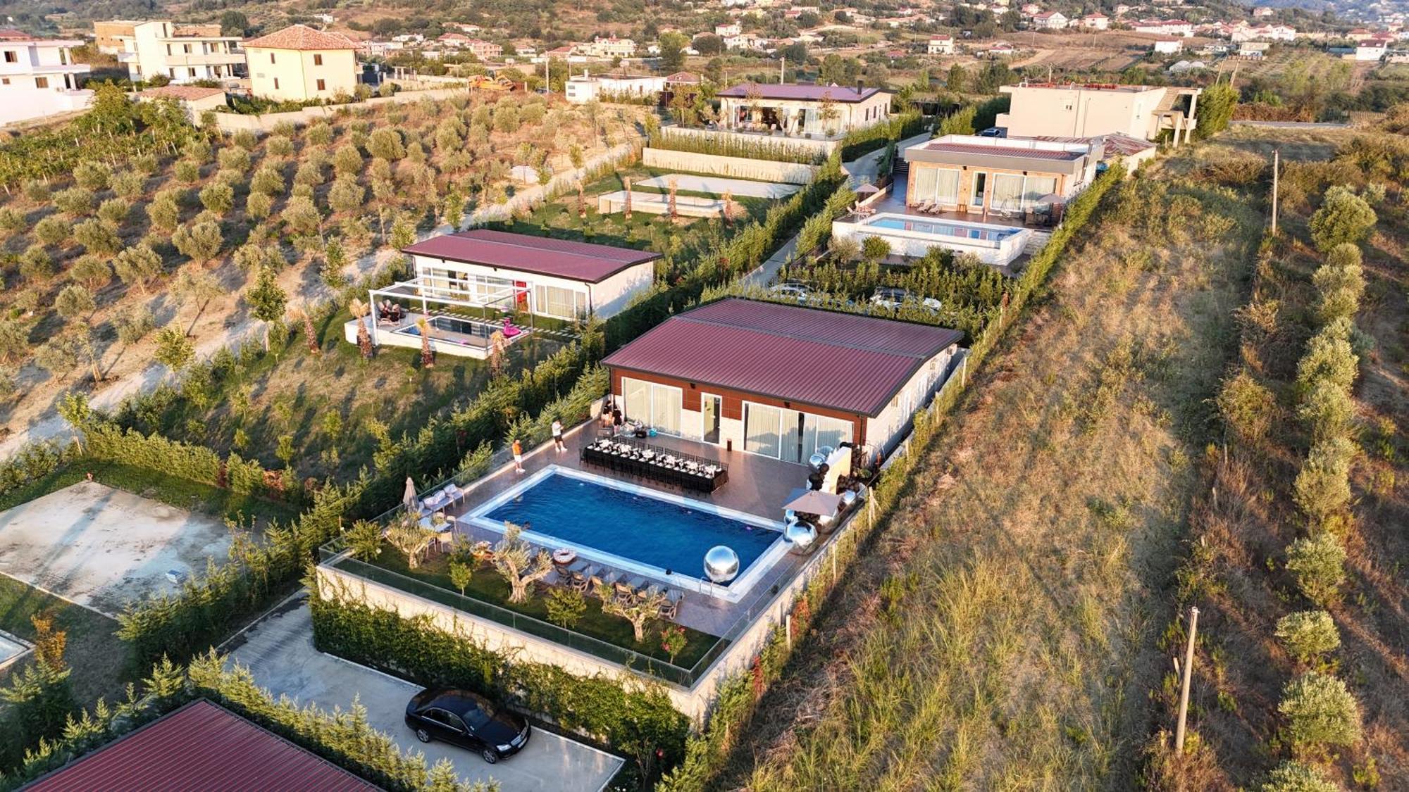 Top Villas Durres * Durrës