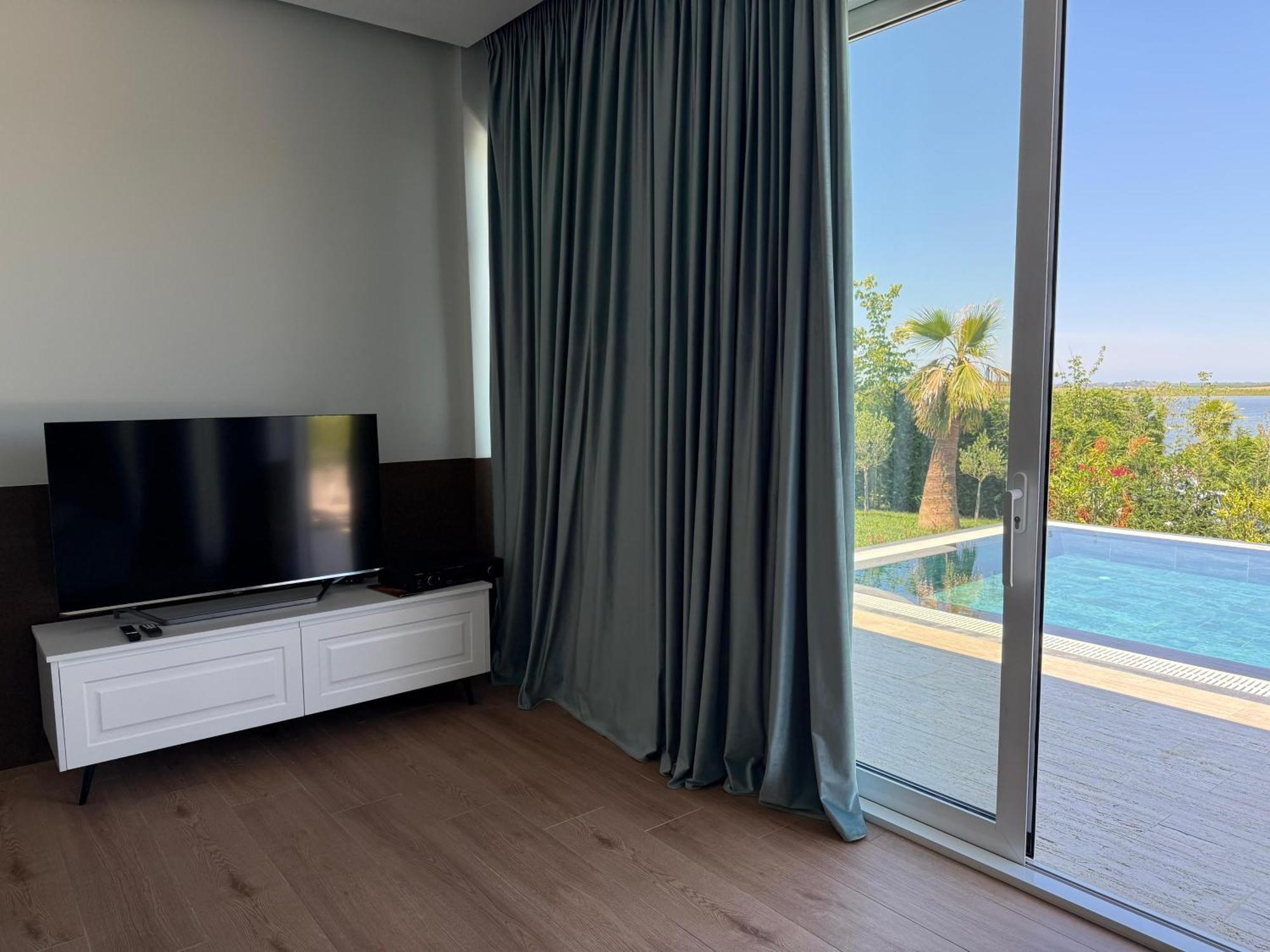 Top Villas Durres * Durrës