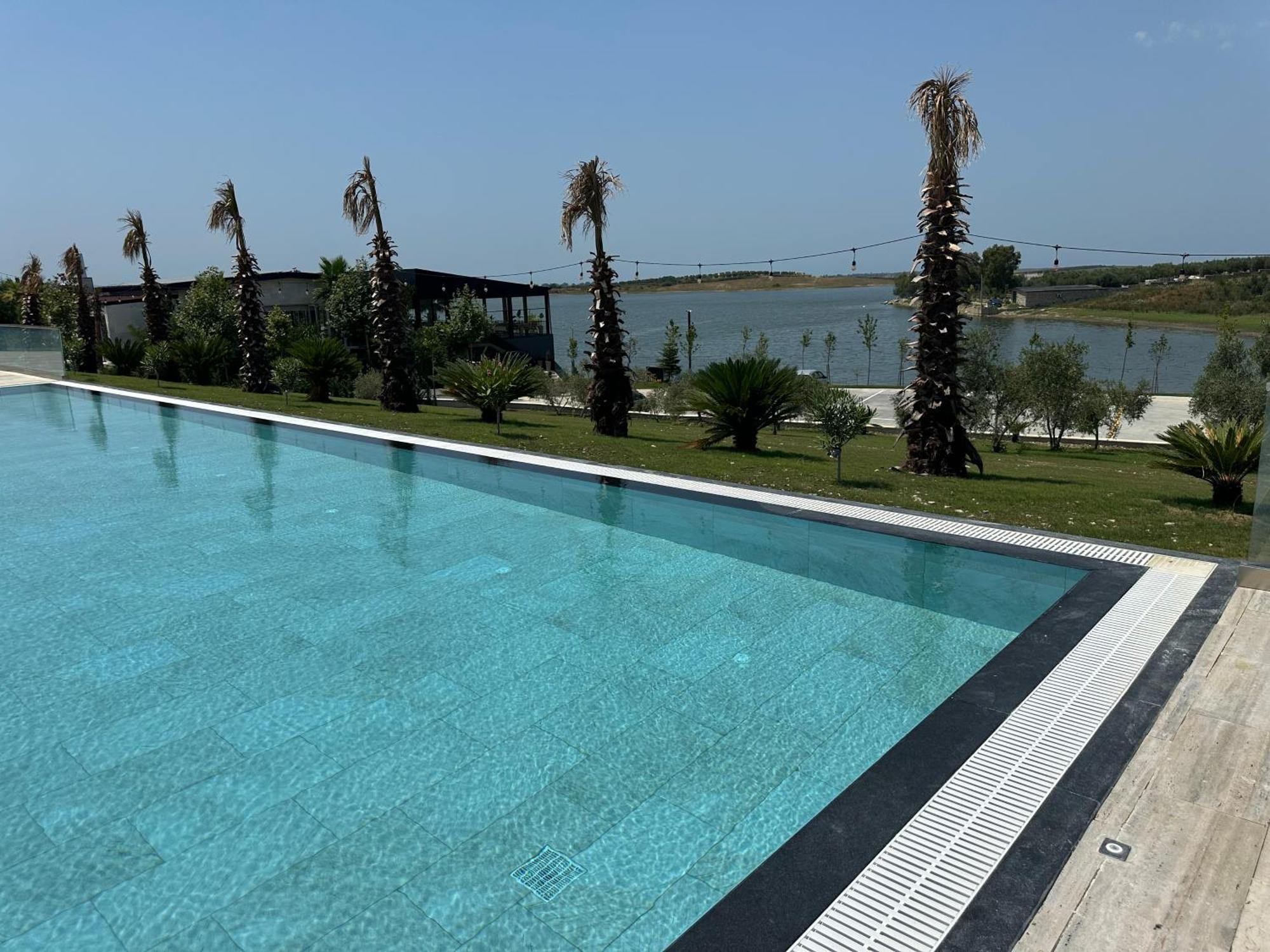 Top Villas Durres *