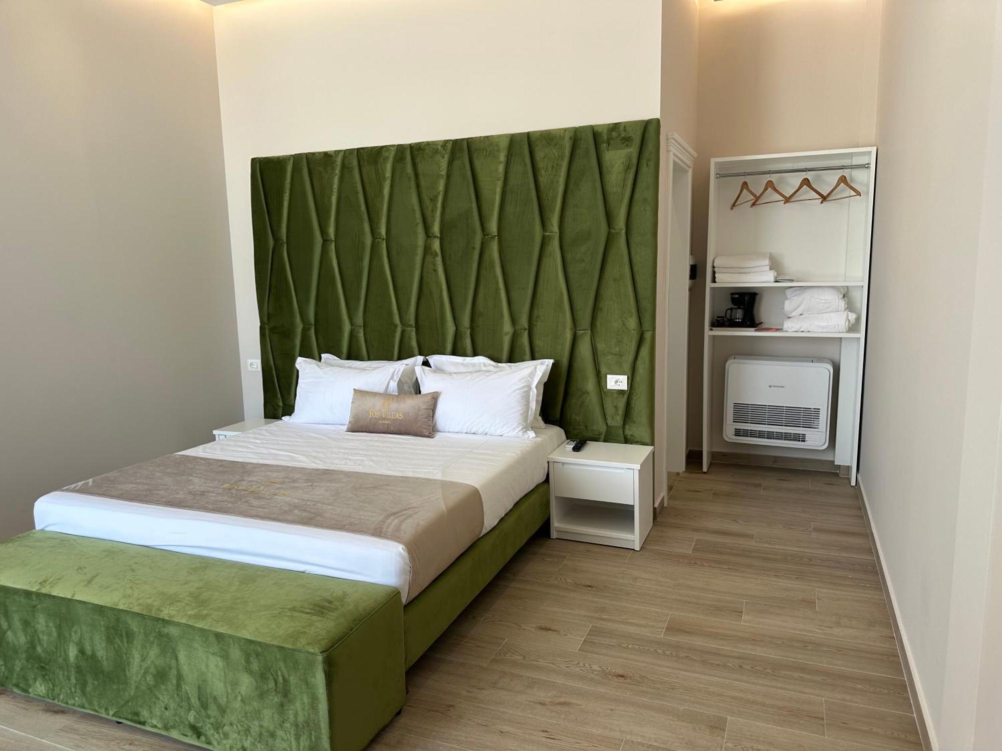 Top Villas Durres *