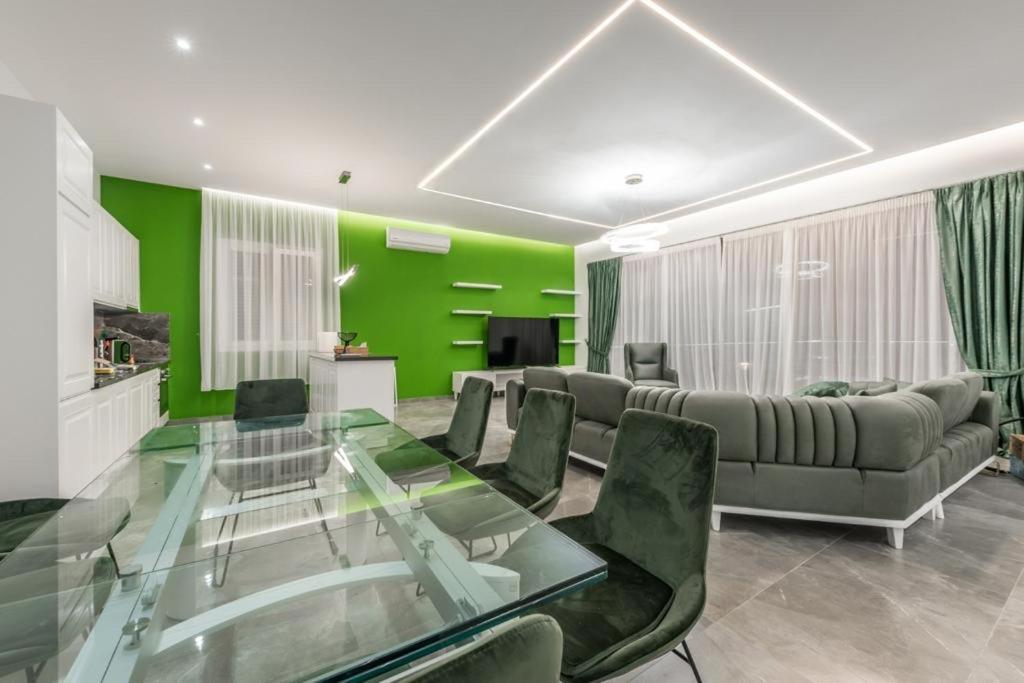 Top Villas Durres *