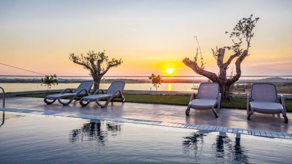Villaer Top Villas Durres *