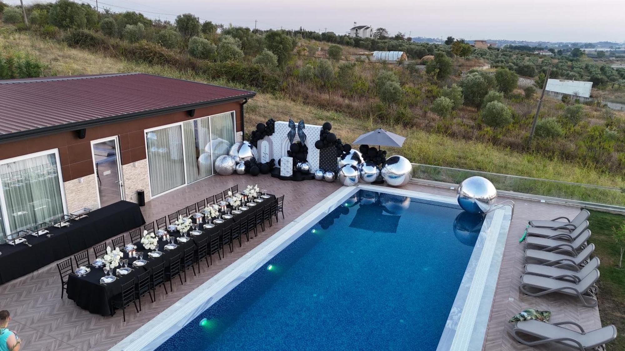 Top Villas Durres *