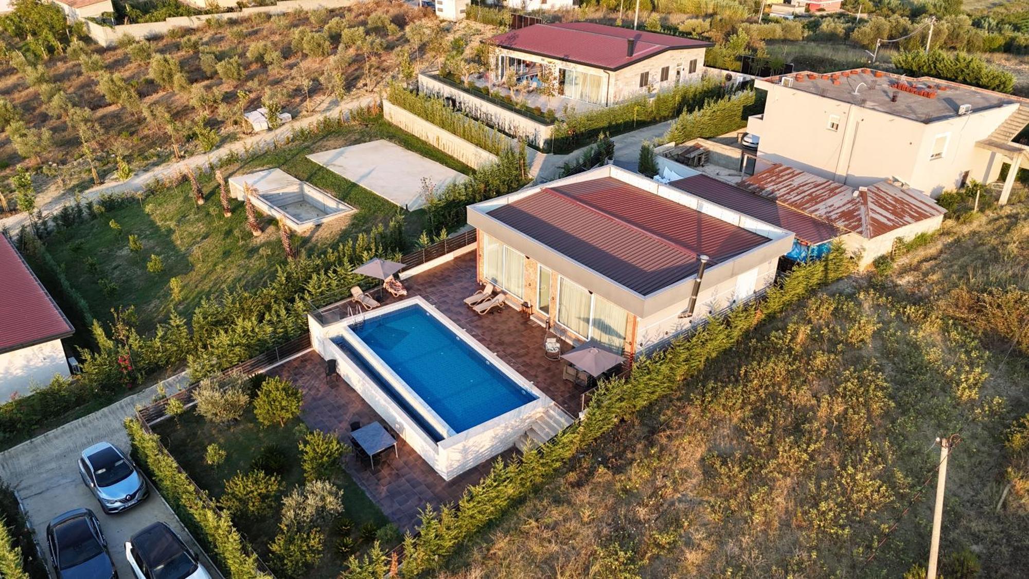Top Villas Durres * Durrës